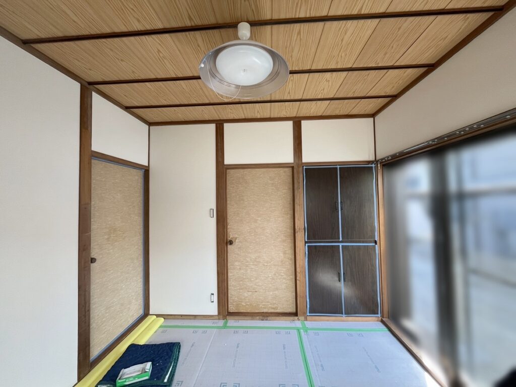 クロス貼り