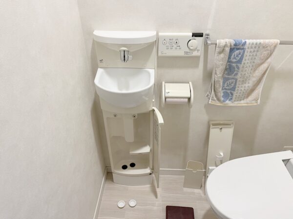 ☆トイレ手洗い器修理☆施工事例