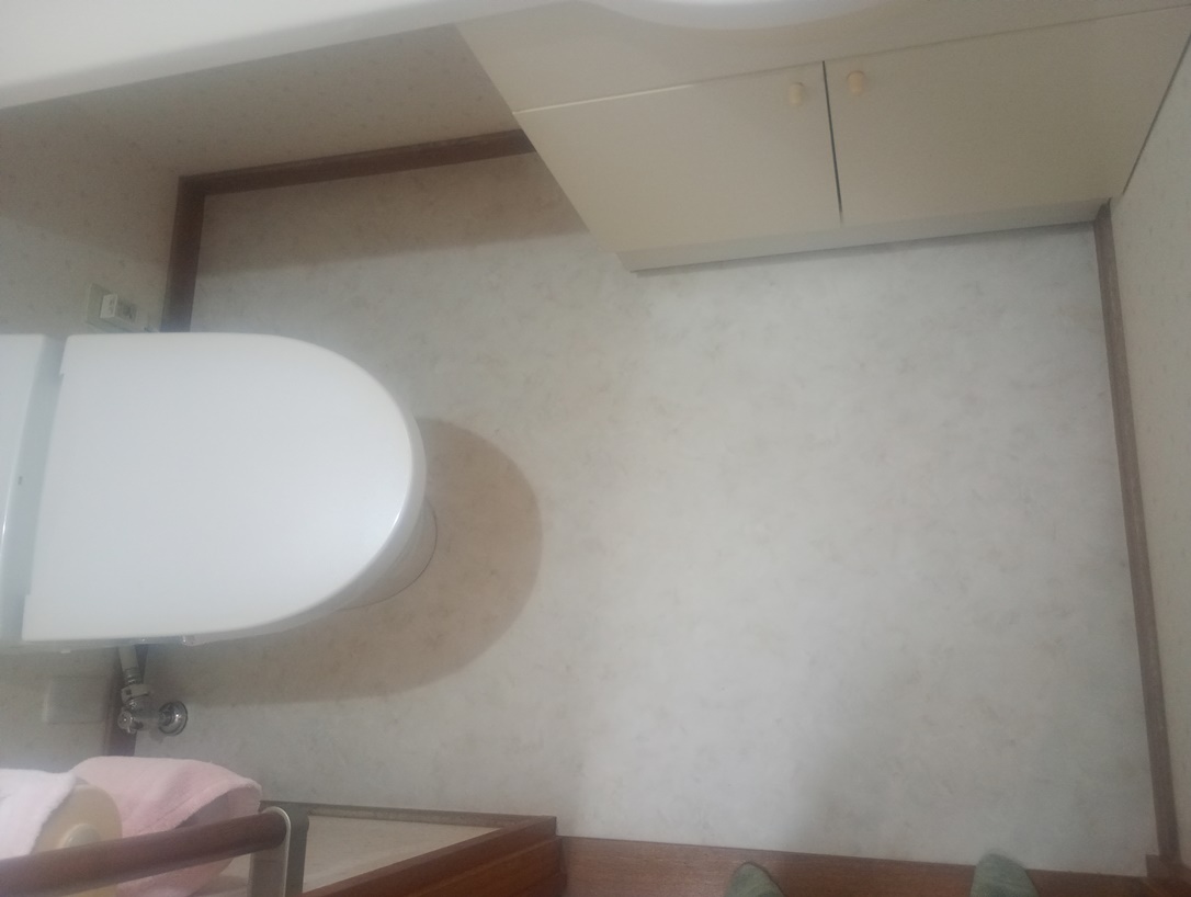 実況中継BLOG☆浴室・洗面所改修工事☆【番外編】トイレ床CFシート張替