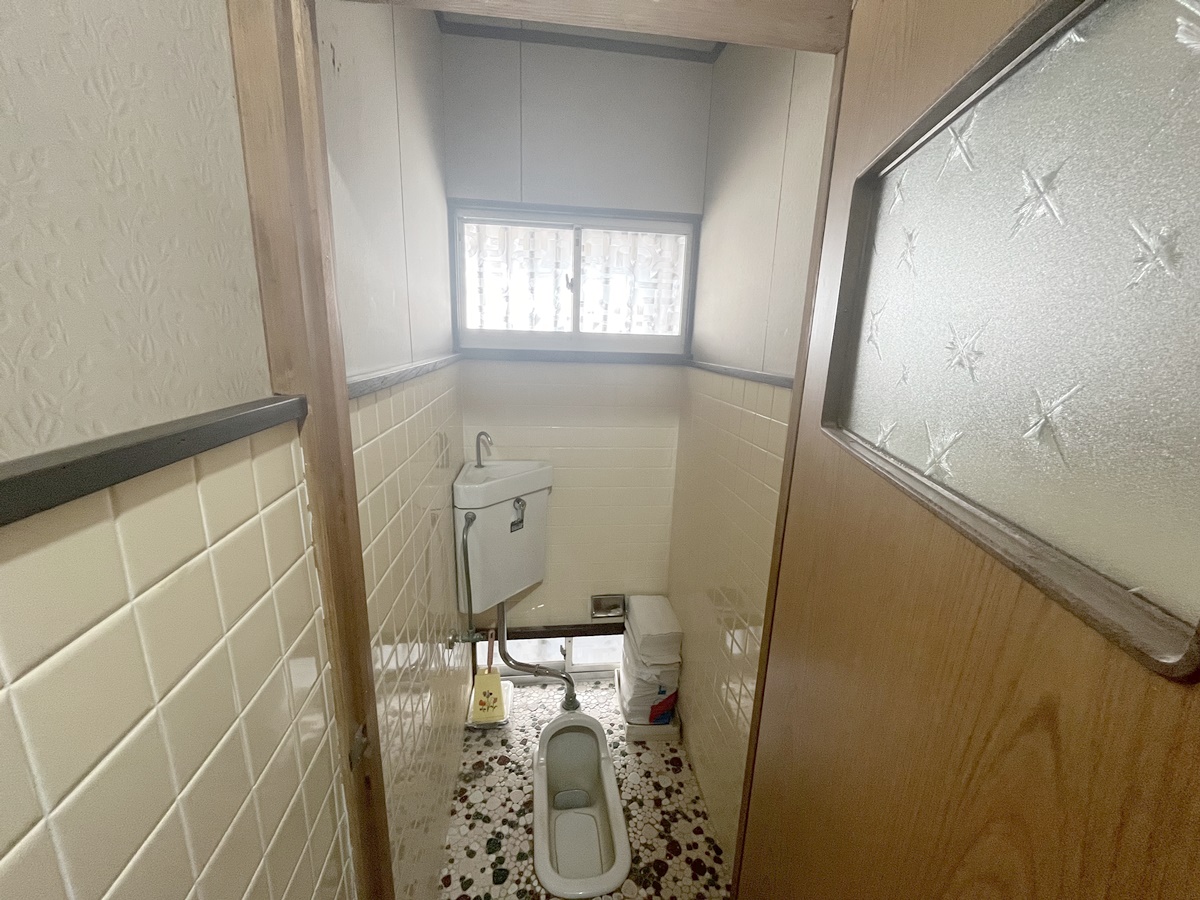 NEW実況中継BLOG☆Vol.1トイレ改修工事☆工事が始まりました！