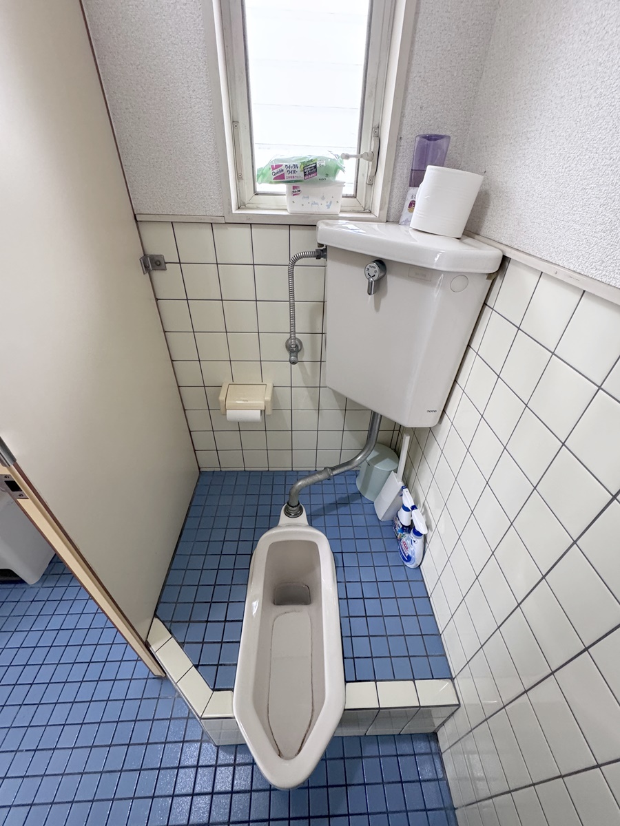 NEW実況中継BLOG Vol.2【事業所様トイレ改修工事】7/9UP!!床タイル張り