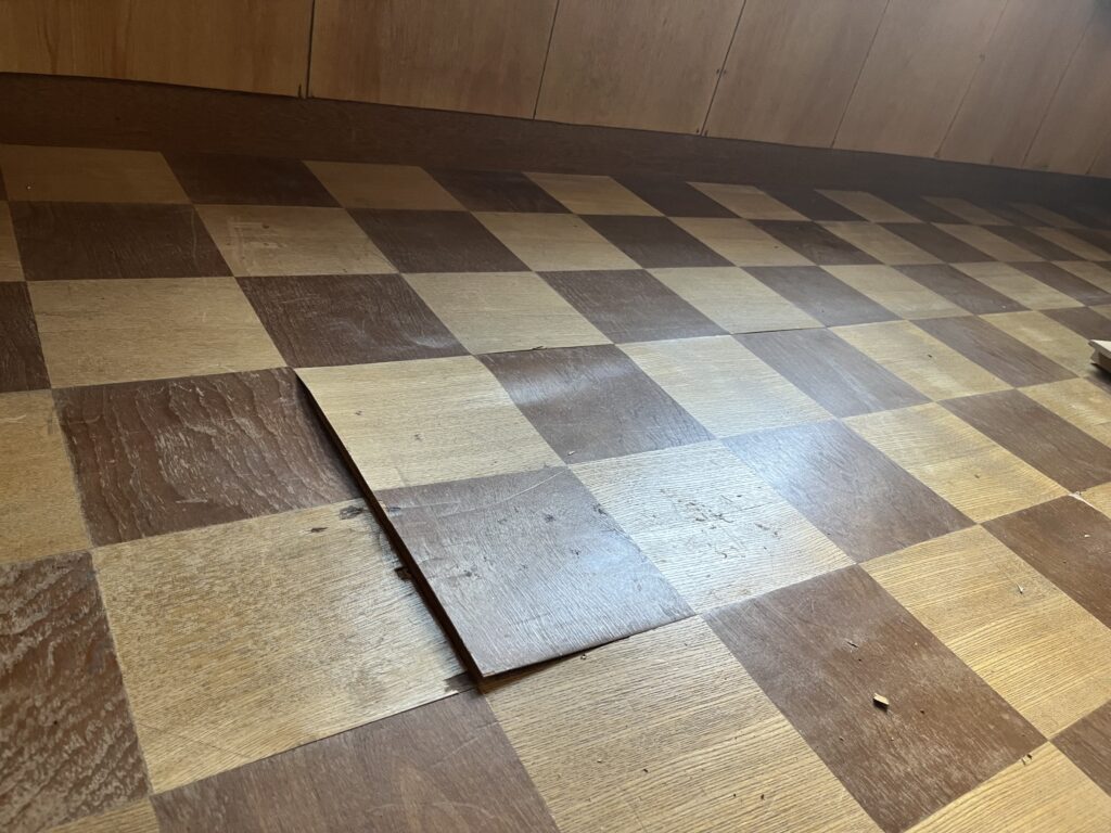 床の沈みと剥がれを解消したい！