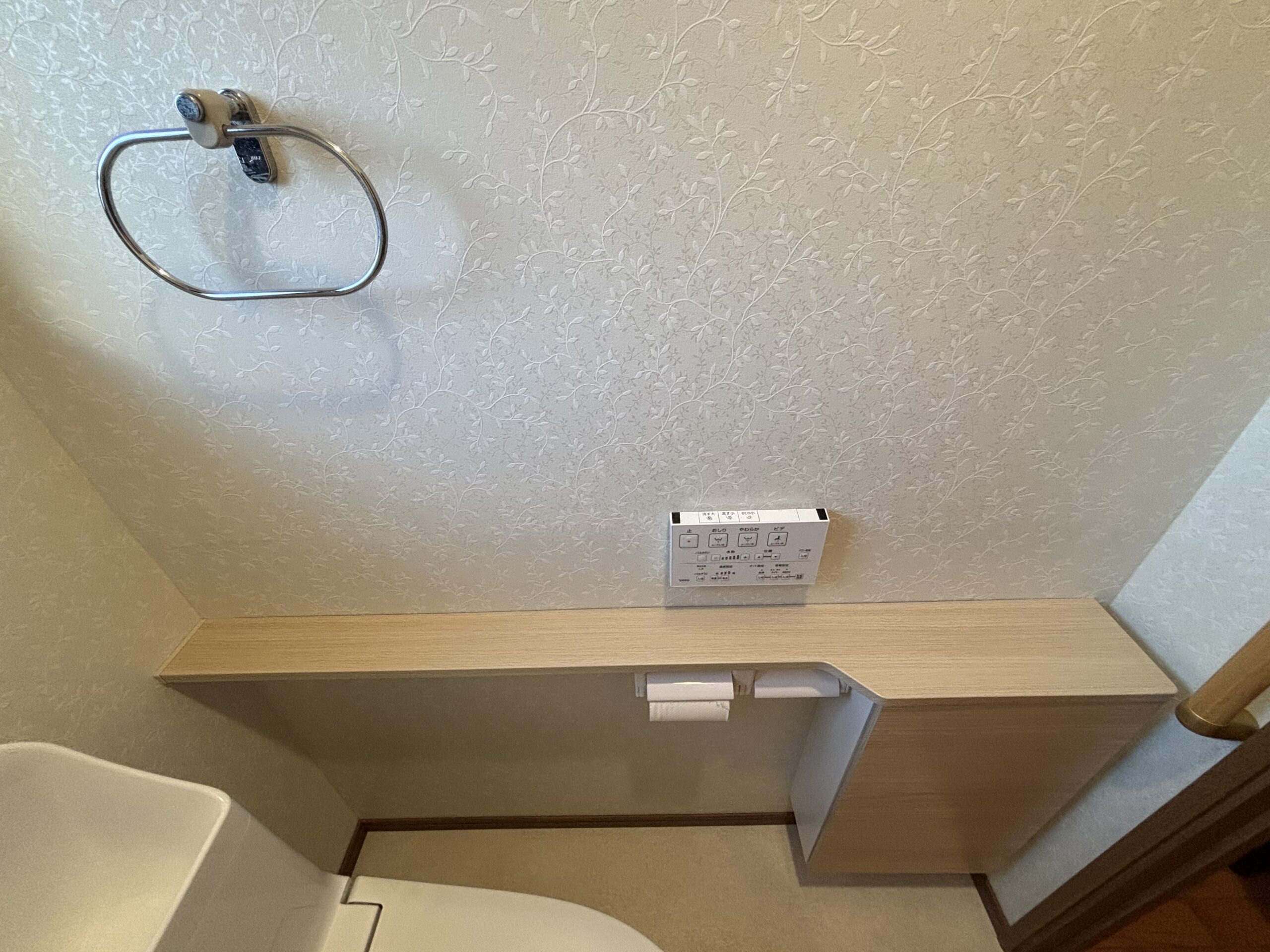 水漏れを機に便器交換！②収納を増やすトイレリフォーム