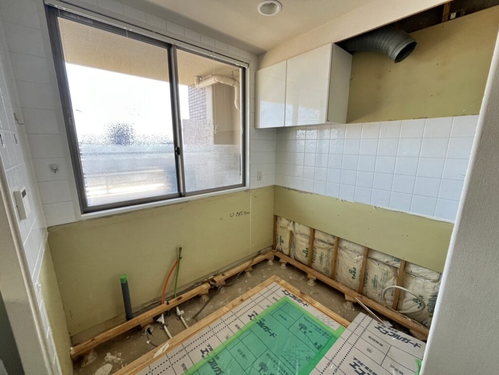 マンションの場合、事前に工事申請やお住まいの方へのご案内を行います。