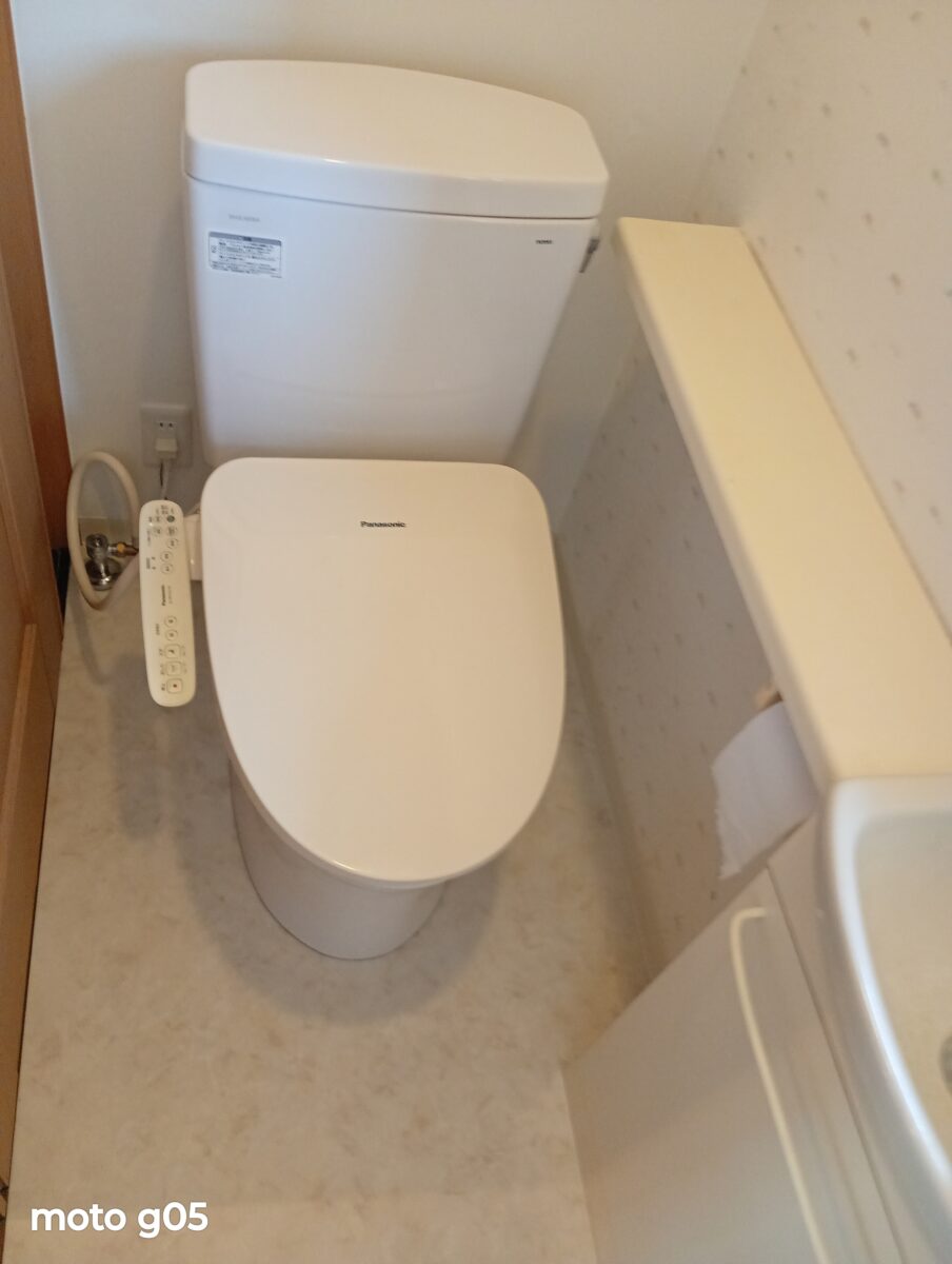 トイレ水漏れからピュアレストQRへ！便座再利用で賢く費用を抑えたリフォーム事例