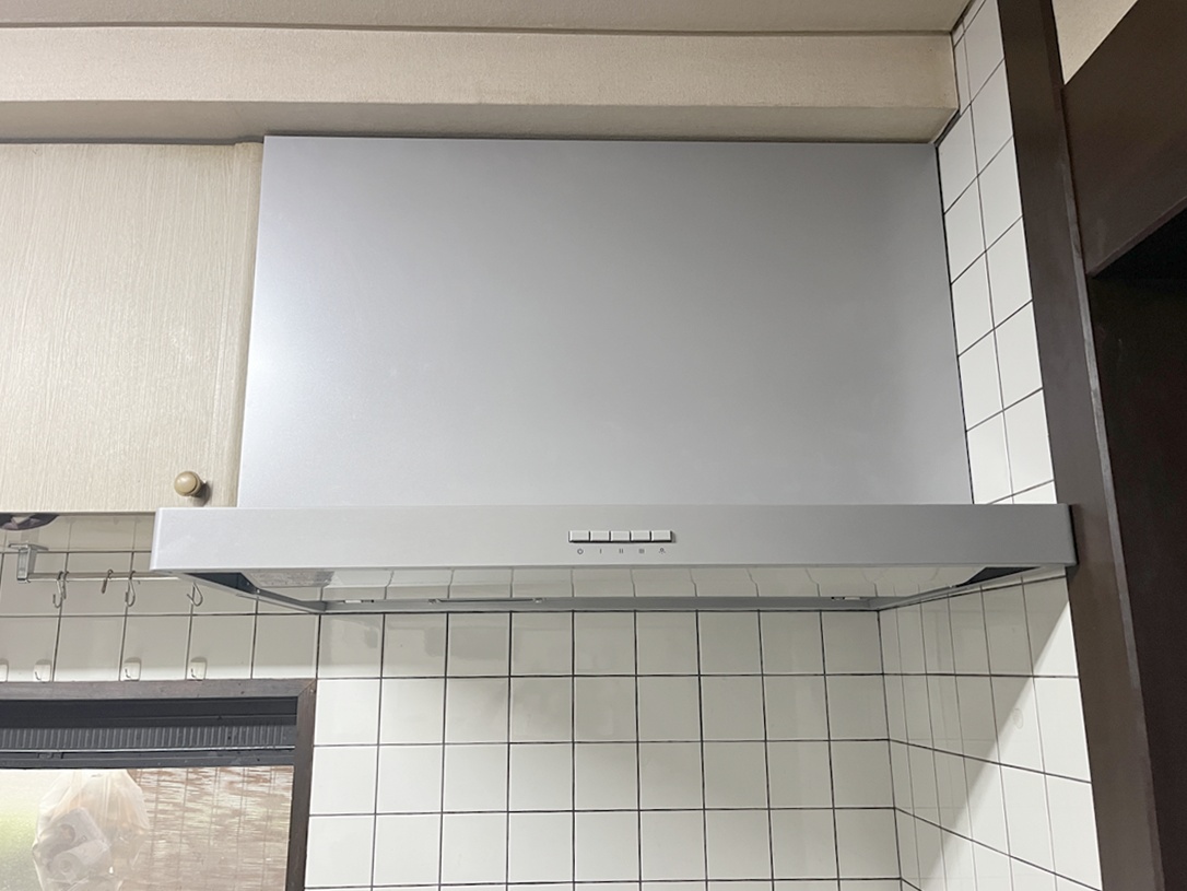 壁付プロペラファンからシロッコファンへ、お手入れのしやすさを重視した交換工事
