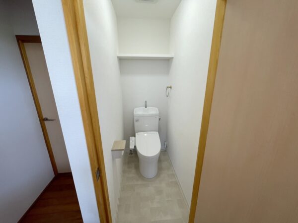 2階の収納を新設トイレに変身、TOTO ピュアレストQRで叶えた暮らしやすさ